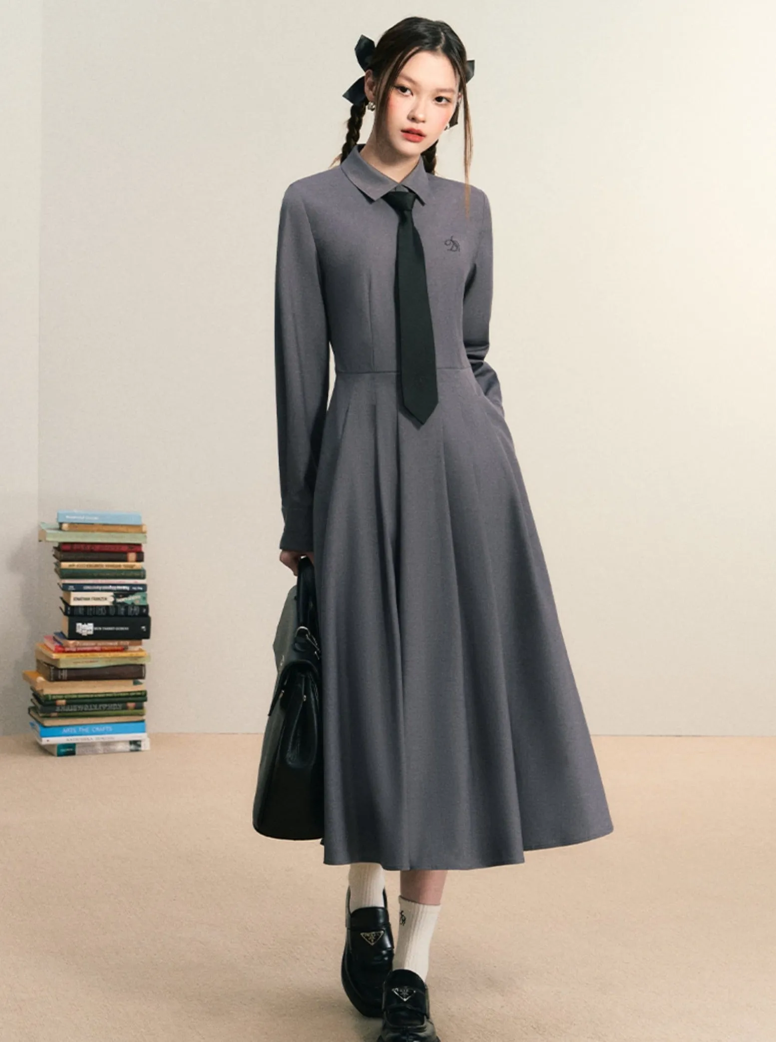 Classic Shirt Dress: Elegant Long-Sleeve Midi with Pleated Skirt