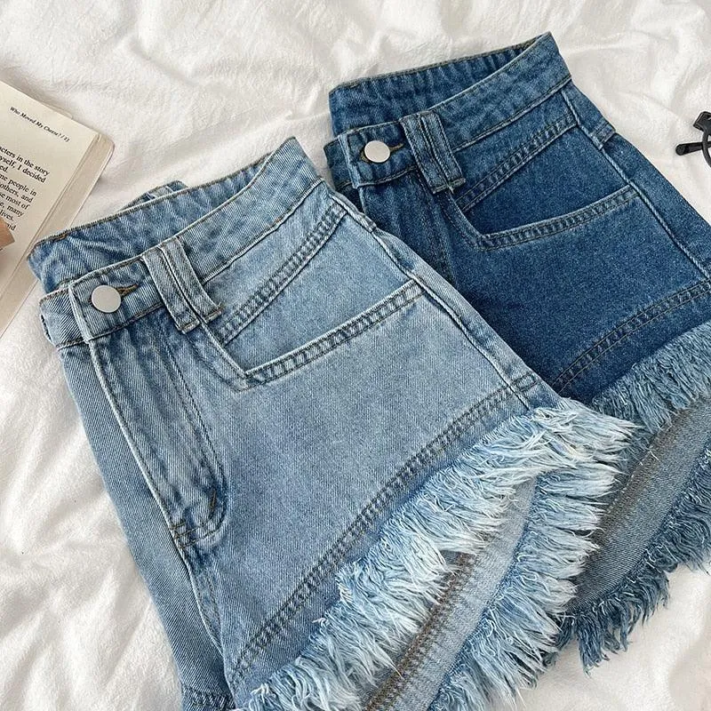 FRAYED HEM HIGH WASIT SHORTS