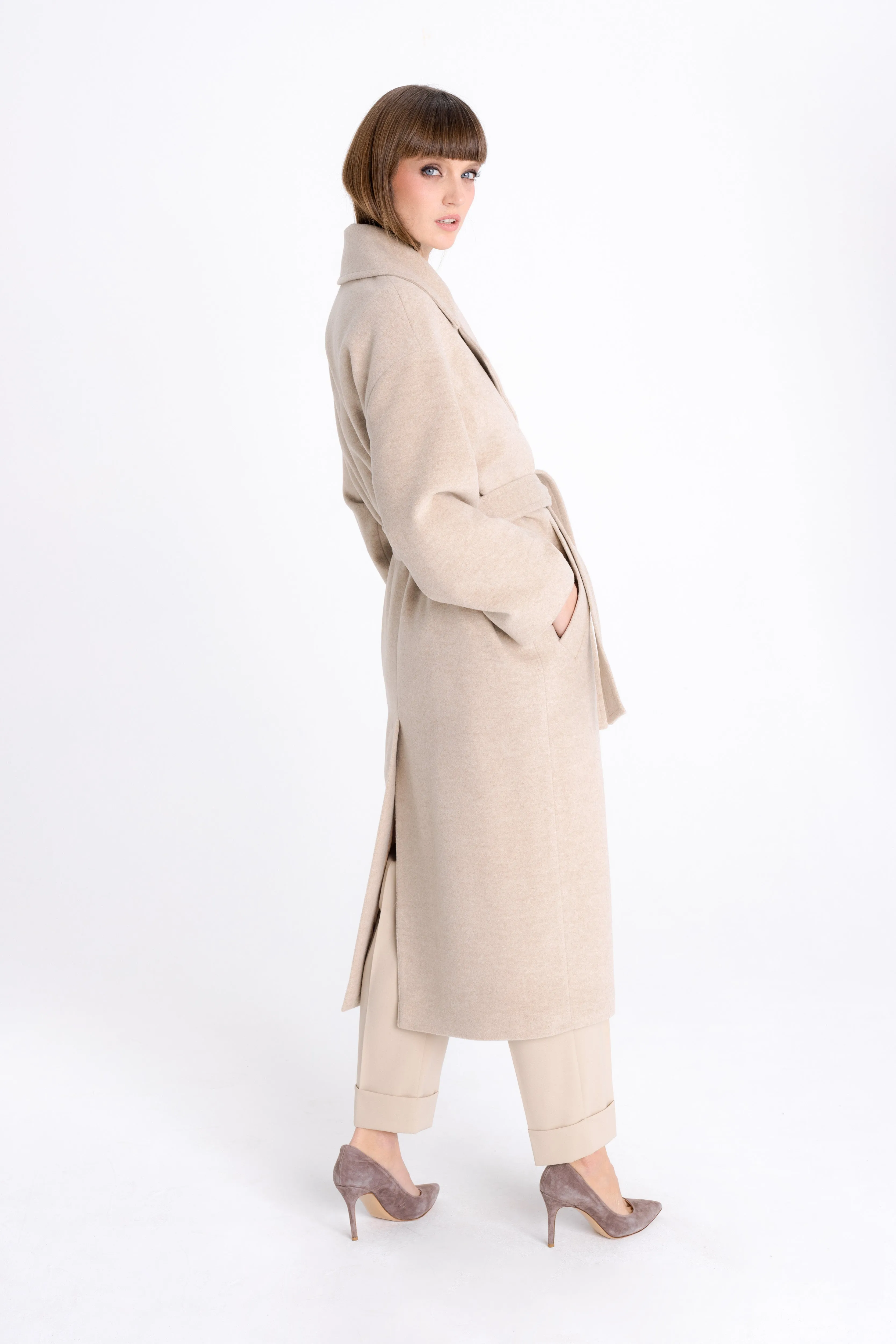 OVERSIZED BEIGE COAT WITH CASHMERE