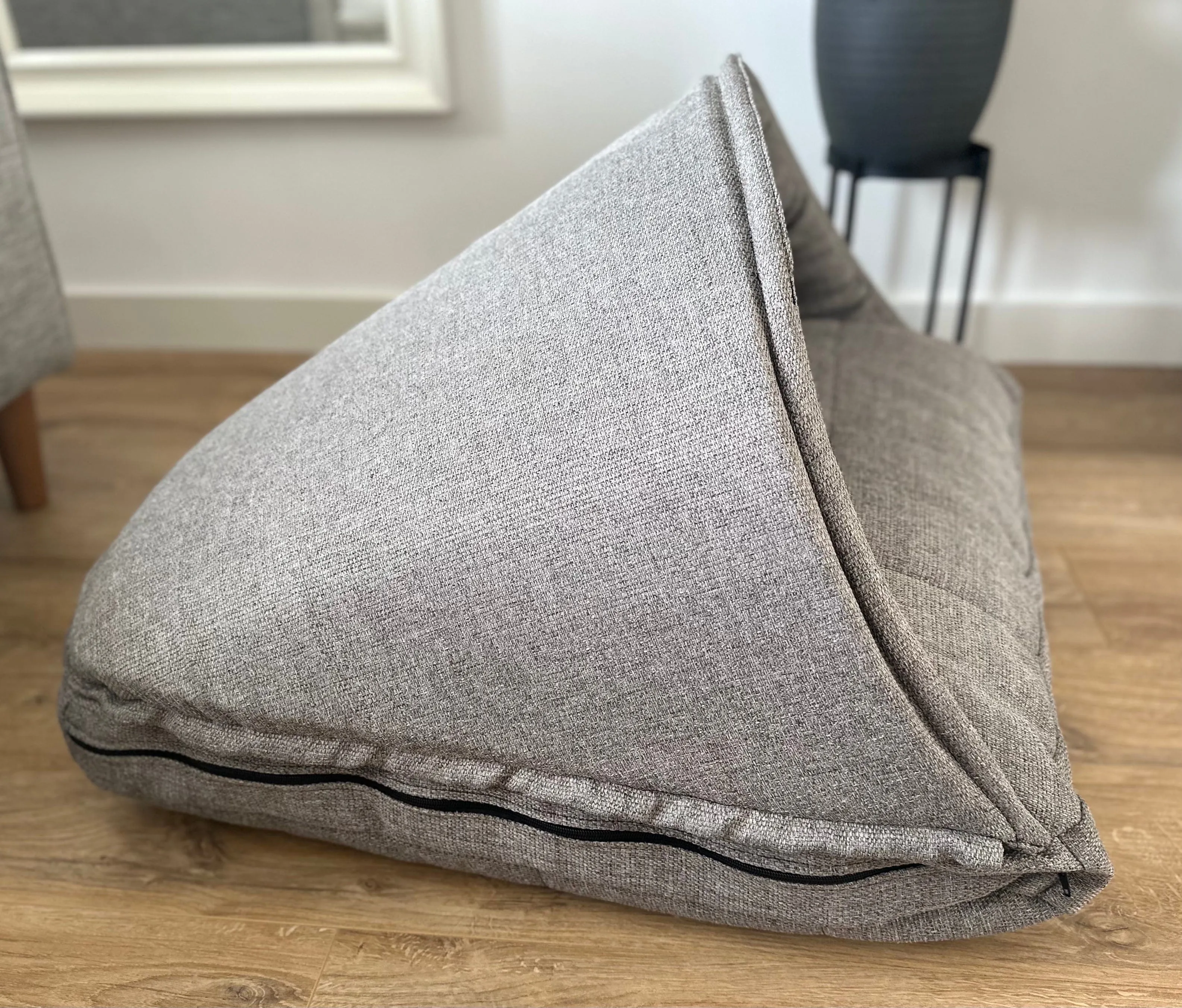 Pet Prestige - The Hideaway Den Luxury Hooded Dog Bed