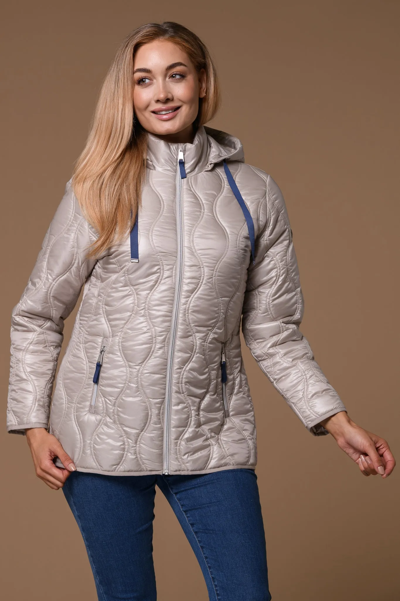 Wavy Onion Quilt Jacket- Beige