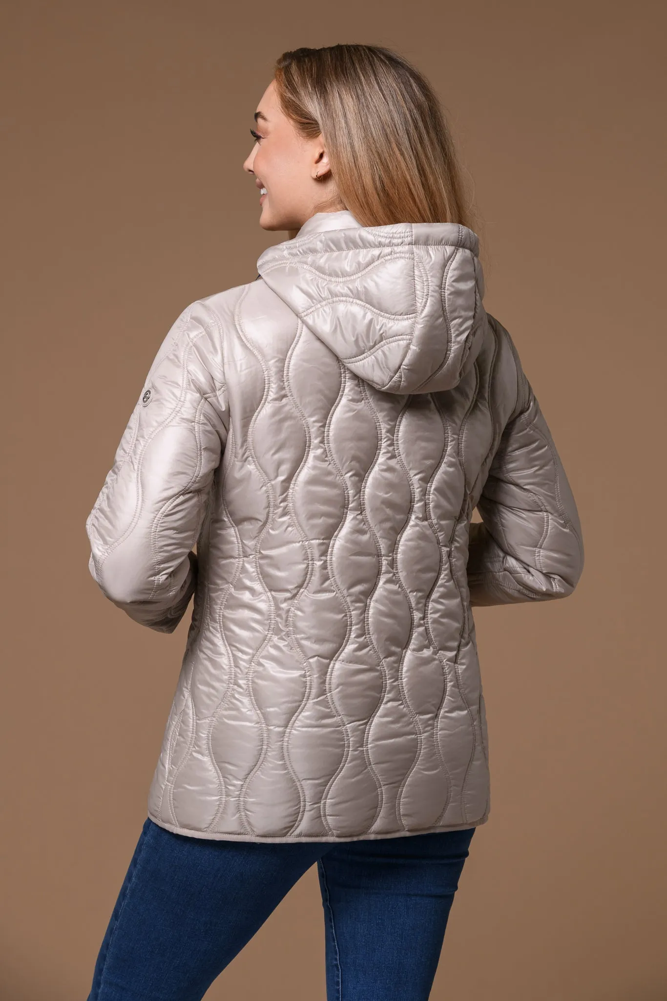 Wavy Onion Quilt Jacket- Beige